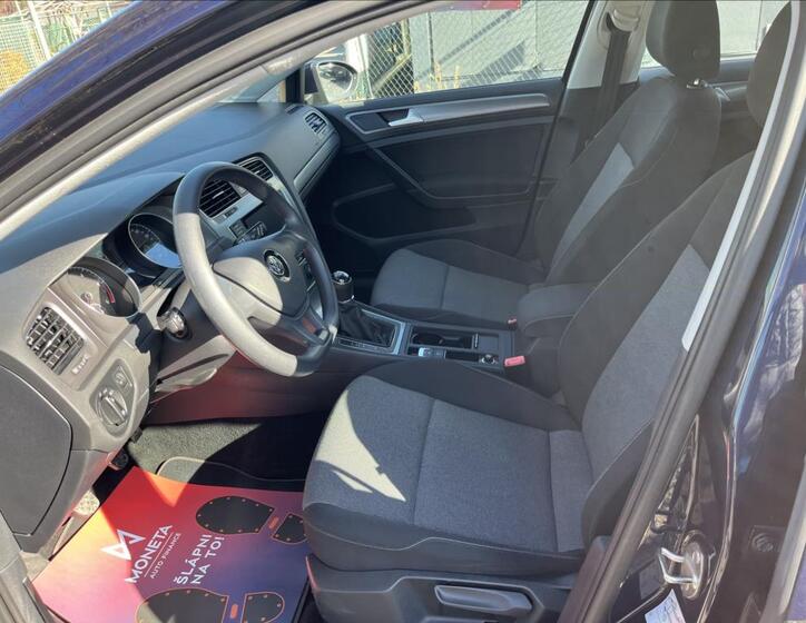Volkswagen Golf 11