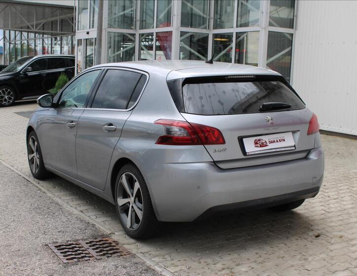 Peugeot 308 4