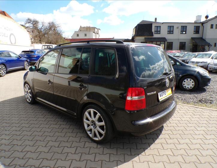 Volkswagen Touran 4