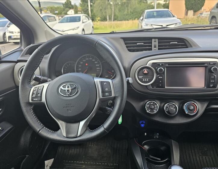 Toyota Yaris 6