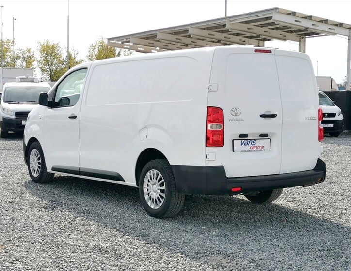 Toyota ProAce 4