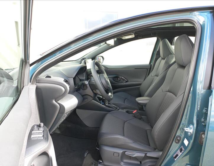 Toyota Yaris 8