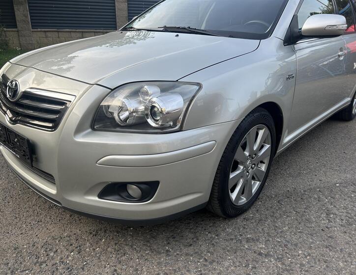 Toyota Avensis 5