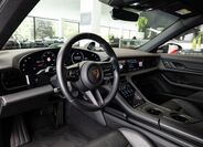 Porsche Taycan 5