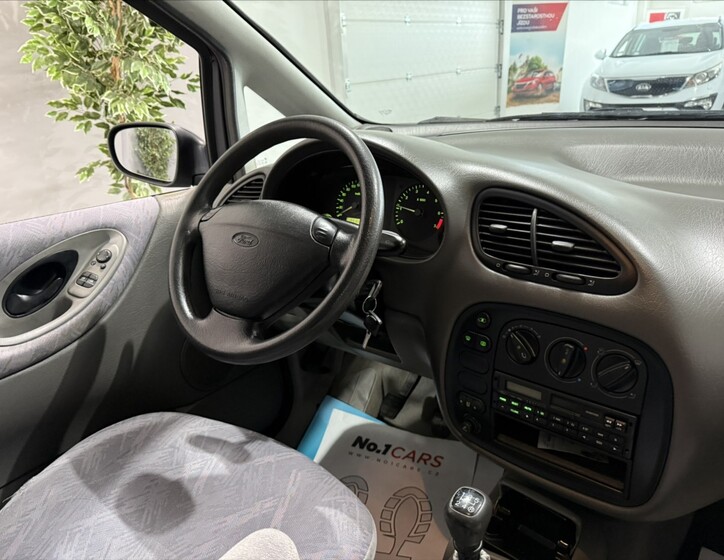 Ford Galaxy 17