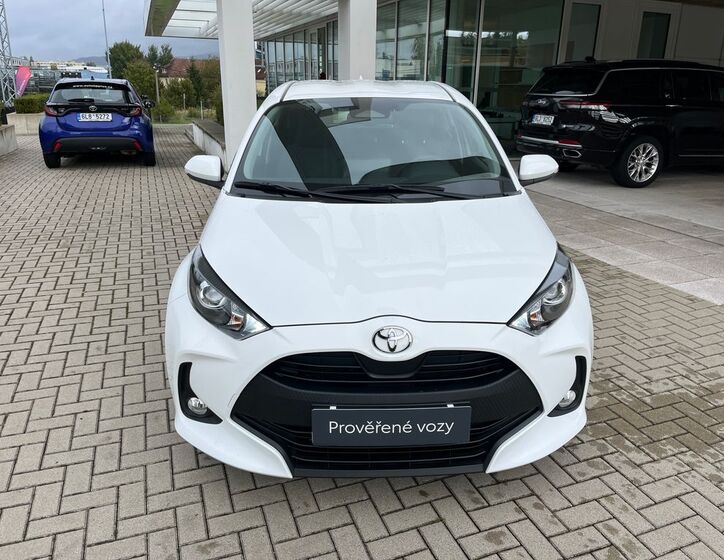 Toyota Yaris 9