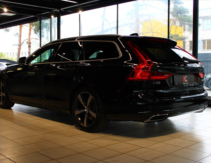 Volvo V90 4