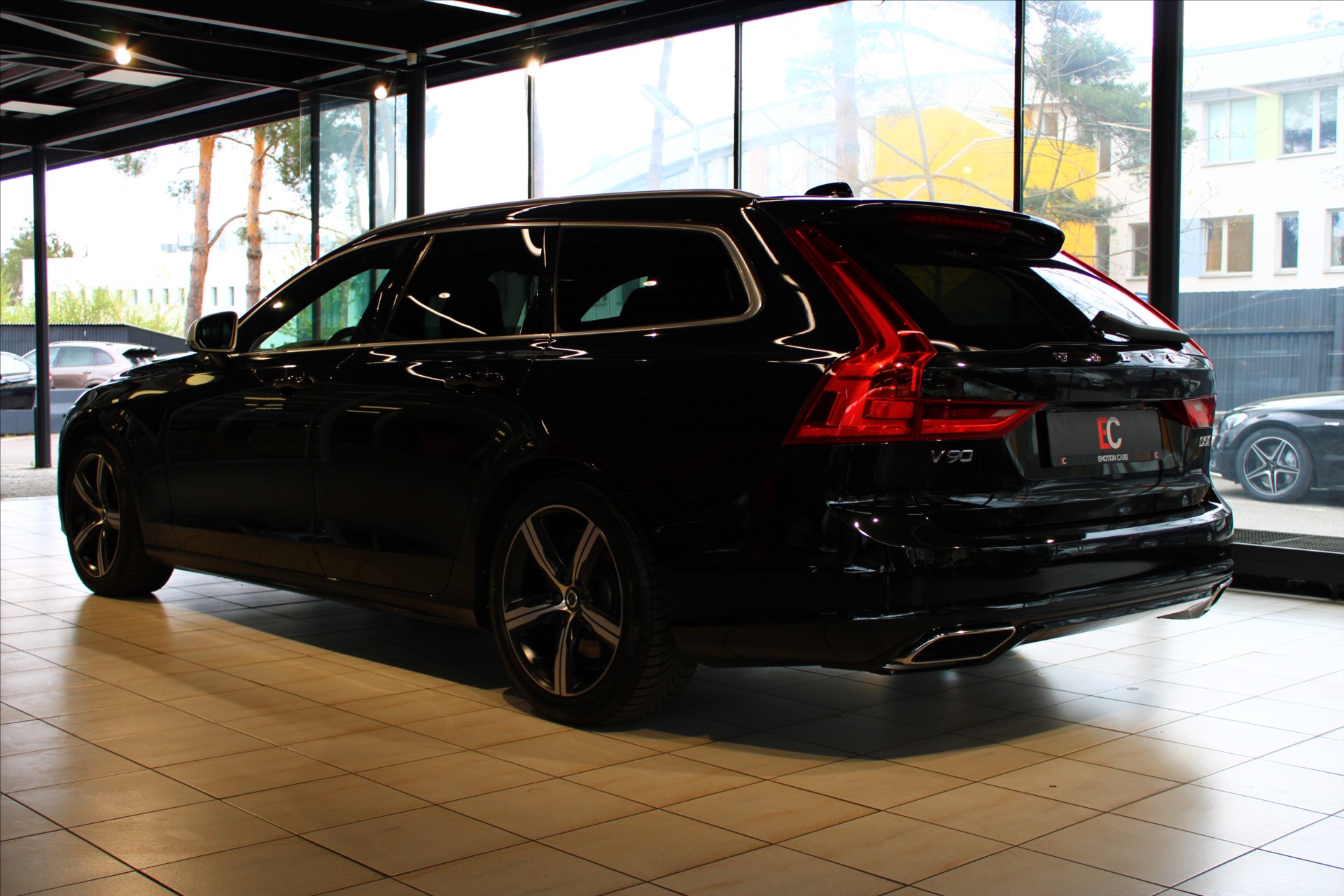 Volvo V90