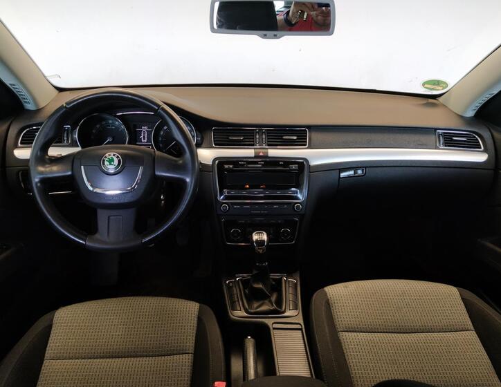 Škoda Superb 14