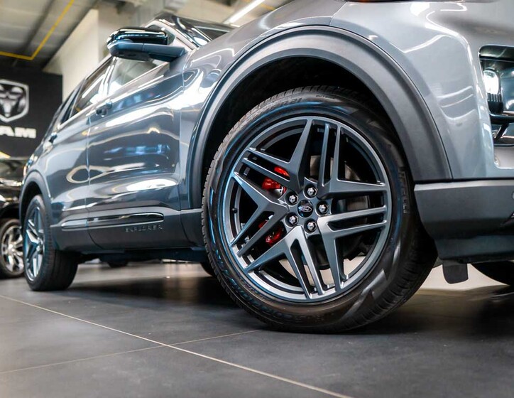Ford Explorer 42