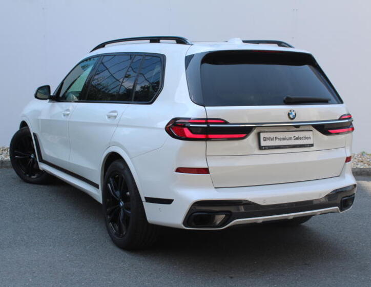 BMW X7 8