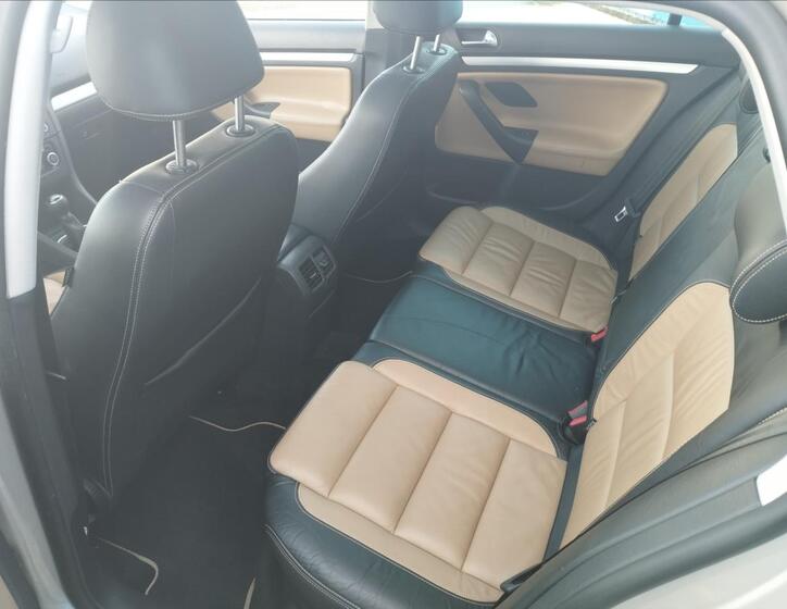 Volkswagen Golf 10
