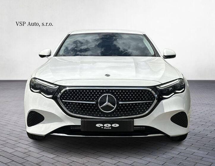 Mercedes-Benz Třídy E 8