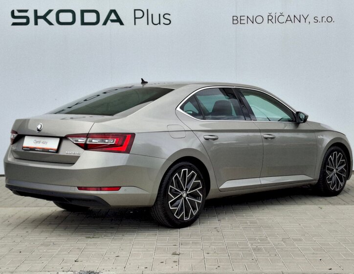 Škoda Superb 2