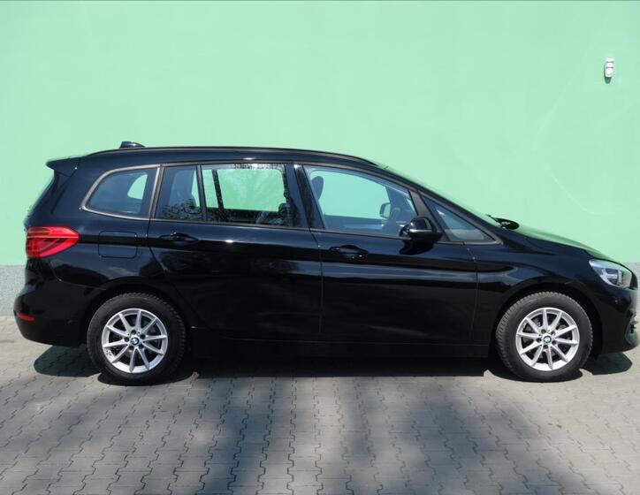 BMW Řada 2 6