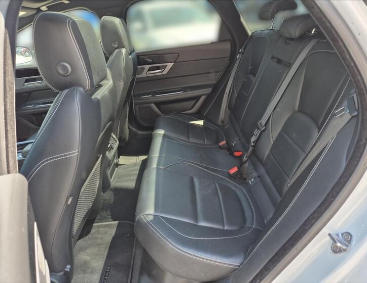 Jaguar XF 10