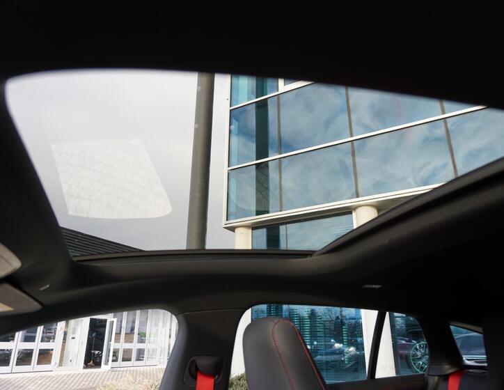 Mercedes-Benz CLA 12