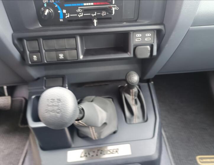 Toyota Land Cruiser 25