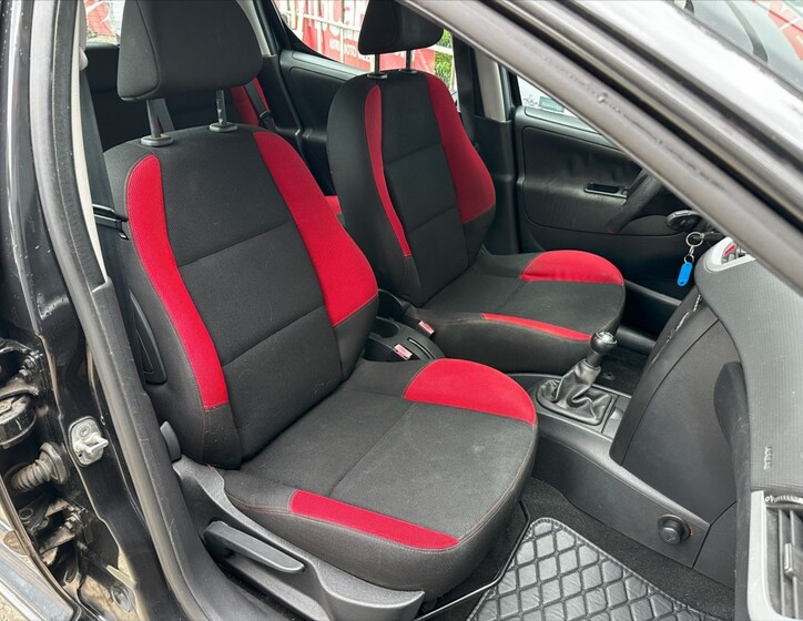 Peugeot 207 13