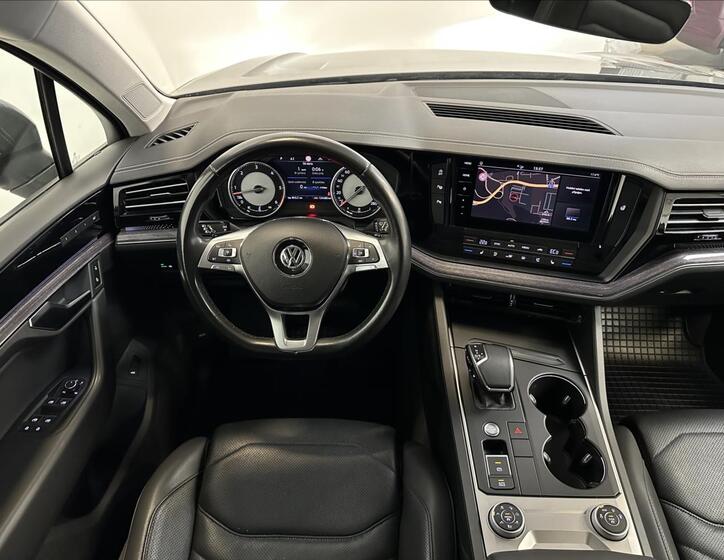 Volkswagen Touareg 5