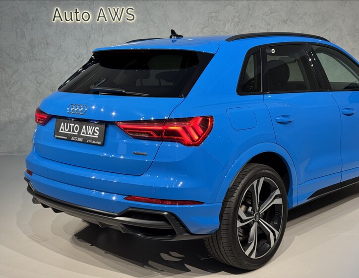 Audi Q3 12
