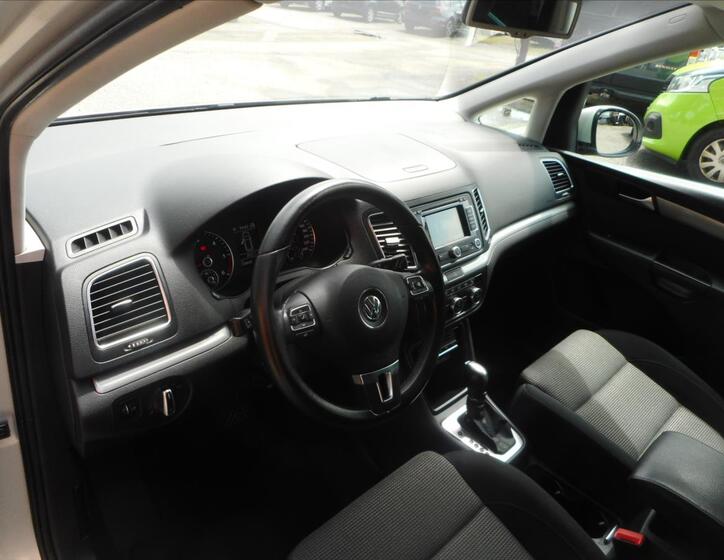 Volkswagen Sharan 9