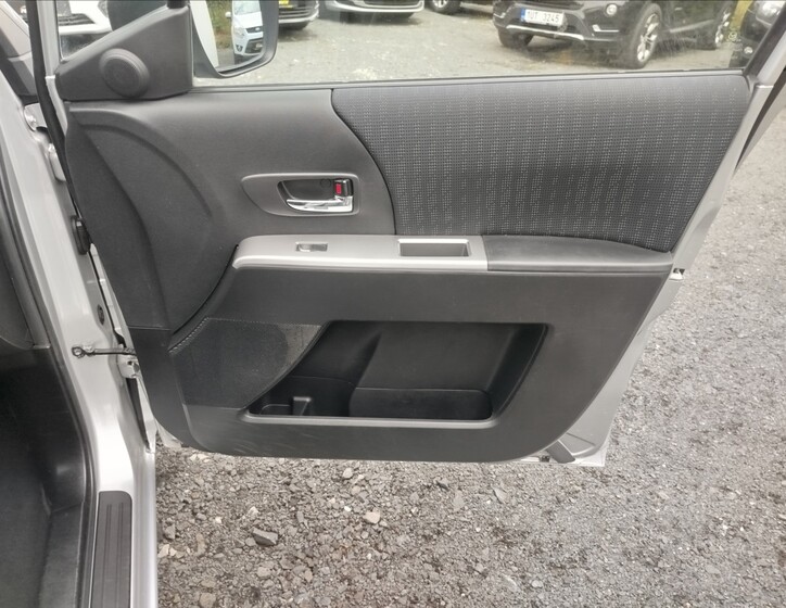 Mazda 5 25