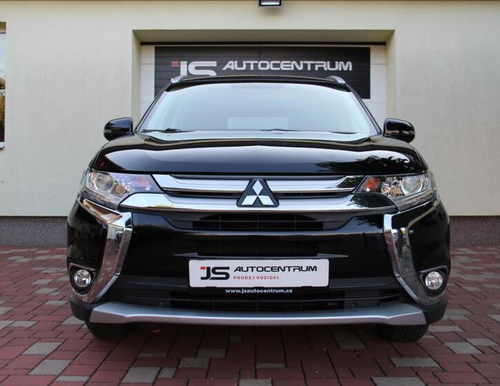 Mitsubishi Outlander 4