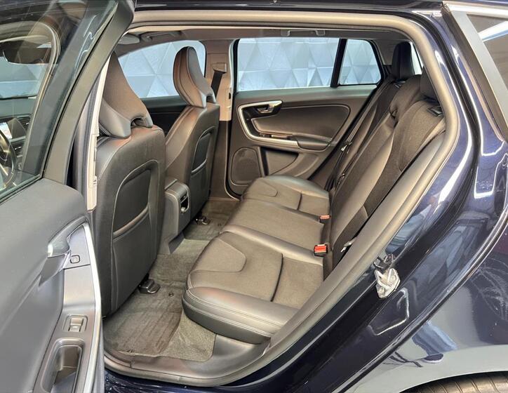 Volvo V60 12