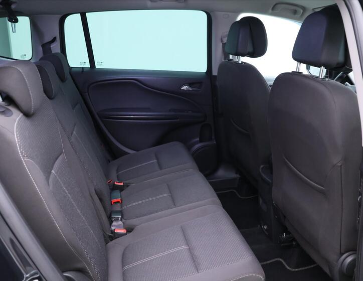 Opel Zafira 13