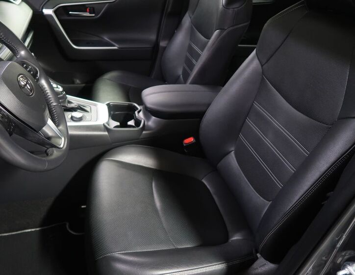 Toyota RAV4 9