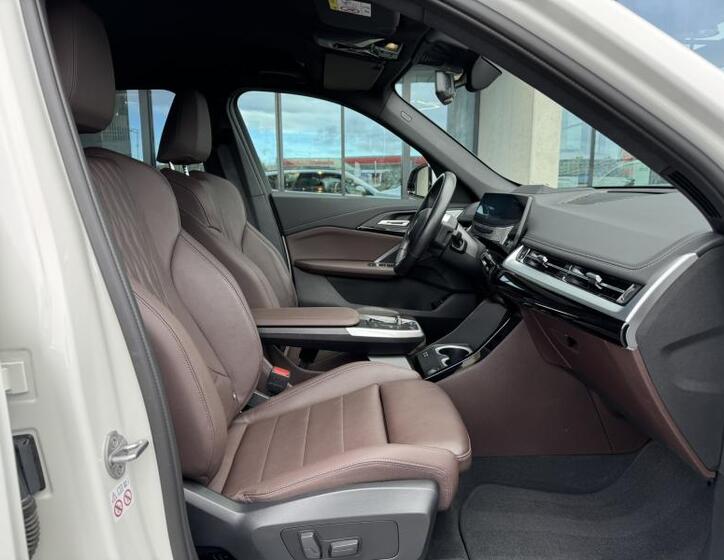 BMW iX1 17