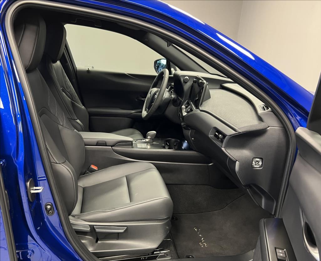 Lexus UX 300h
