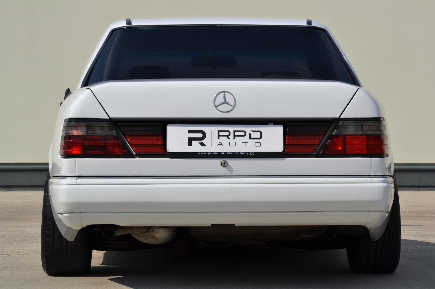 Mercedes-Benz 124
