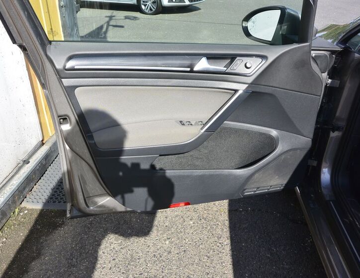 Volkswagen Golf 12