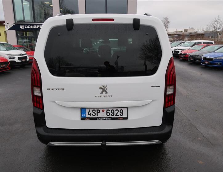 Peugeot Rifter 8