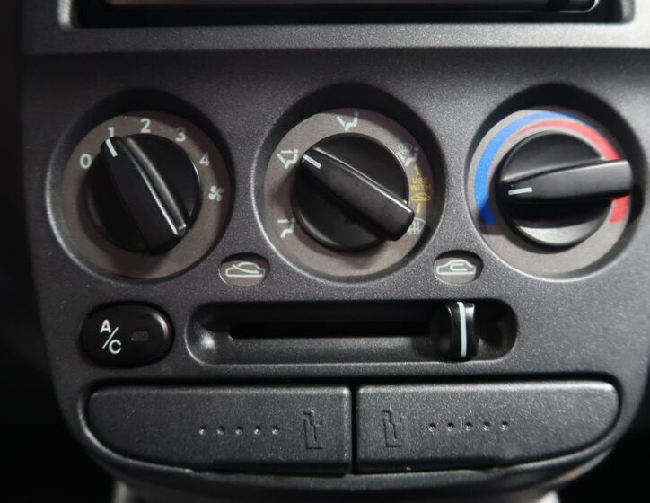 Hyundai Accent 17