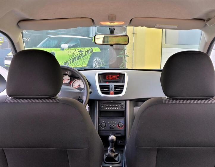 Peugeot 207 11