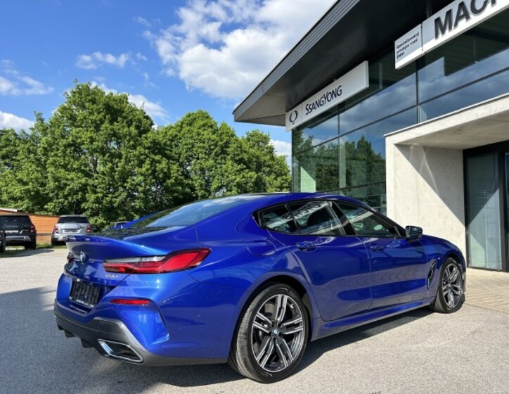 BMW Řada 8 7