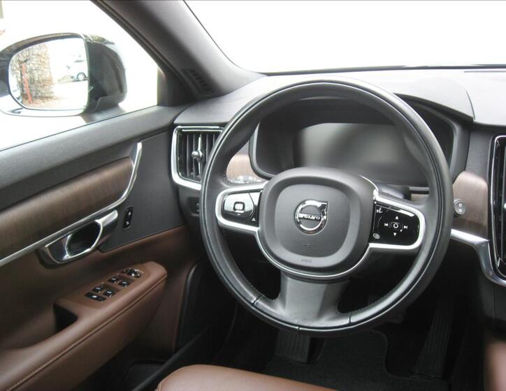 Volvo V90 22