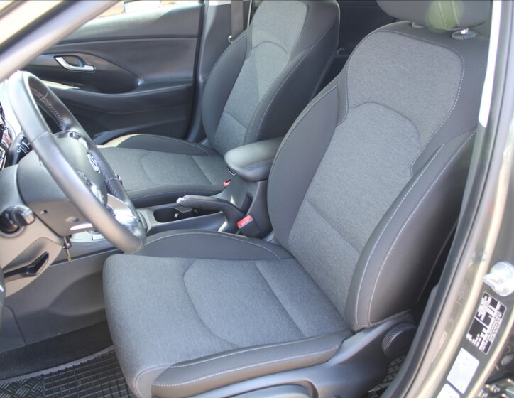 Hyundai i30 26
