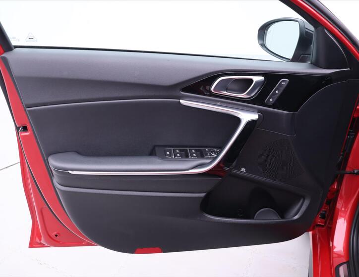 KIA ProCeed 12