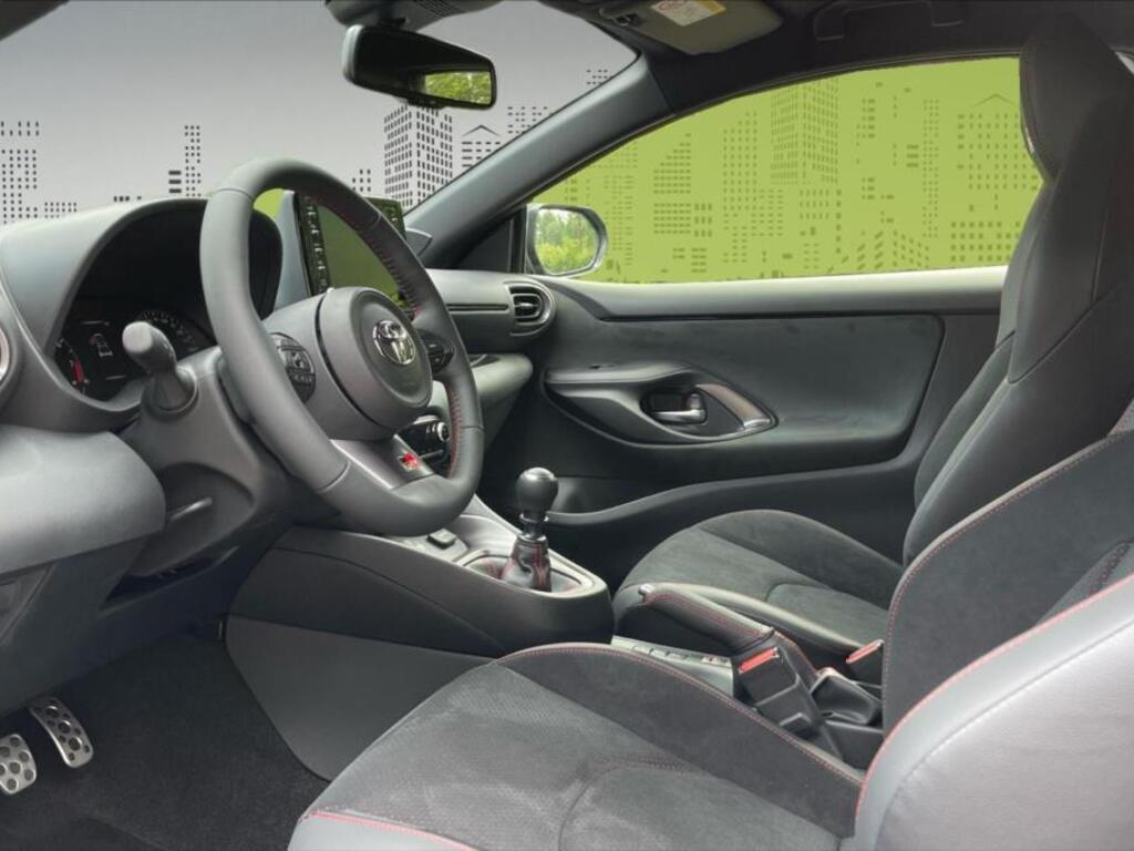 Toyota Yaris 7
