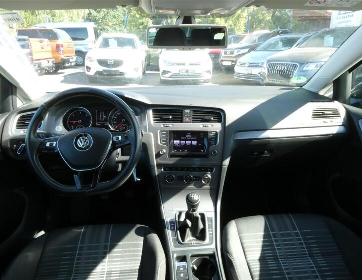Volkswagen Golf 30