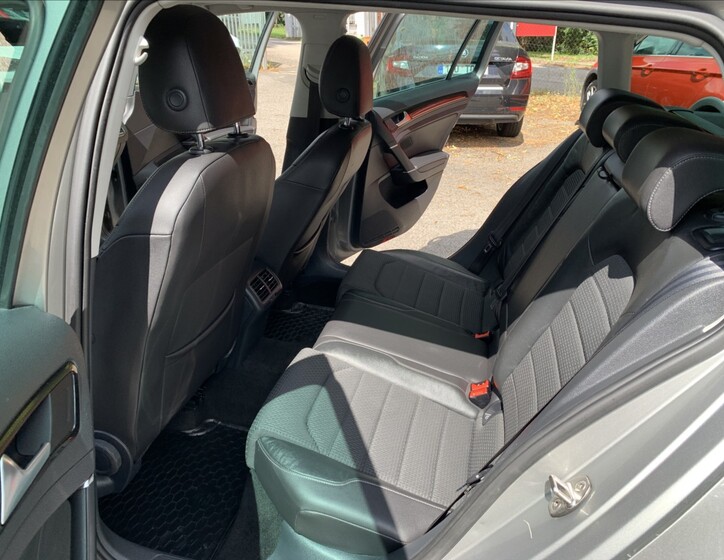 Volkswagen Golf 20