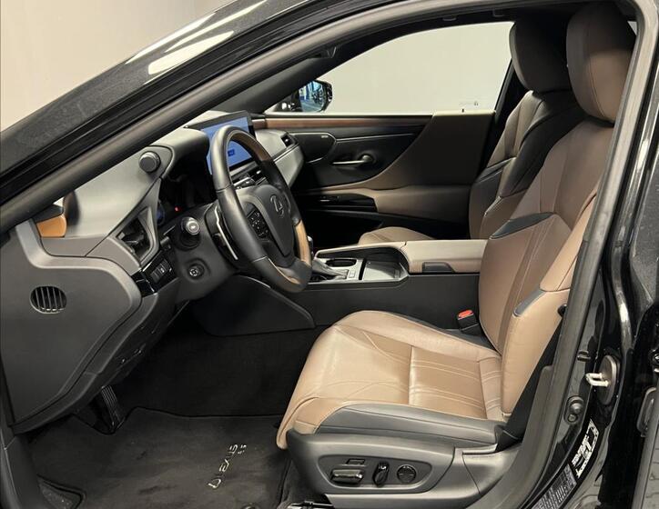 Lexus ES 300h 6