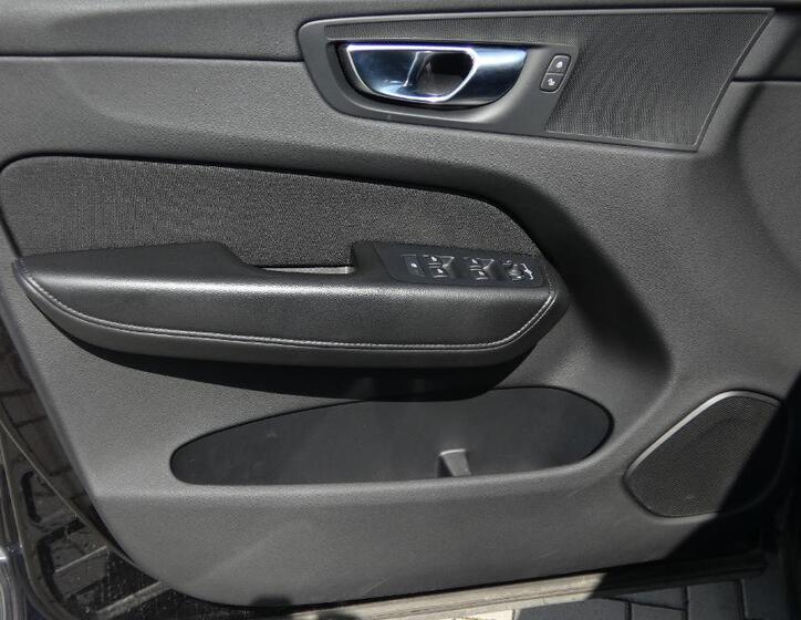 Volvo XC60 8