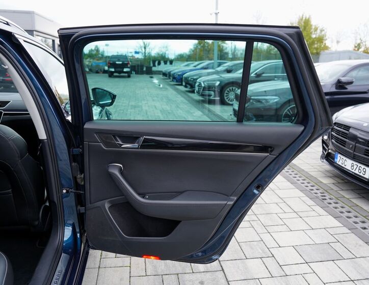 Škoda Superb 22