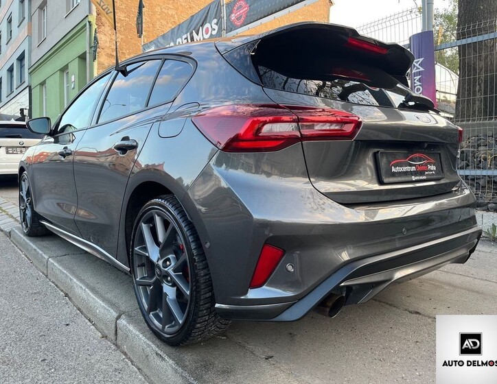 Ford Focus 5