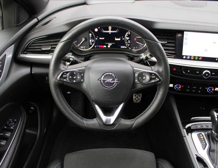 Opel Insignia 10